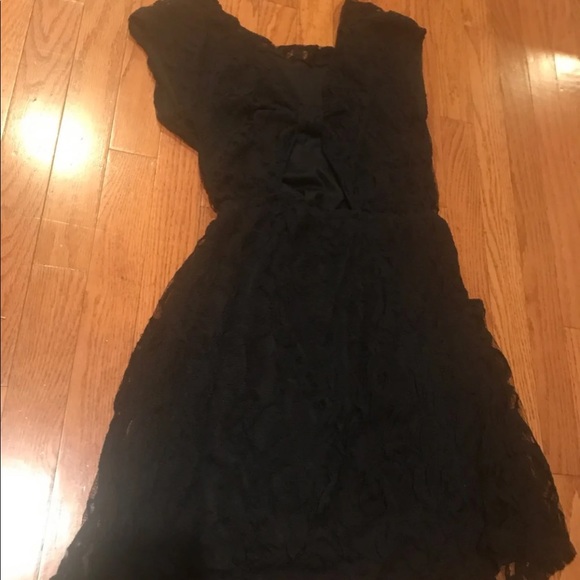 Fire Los Angeles Open Back Floral Lace Black Dress - Picture 6 of 6